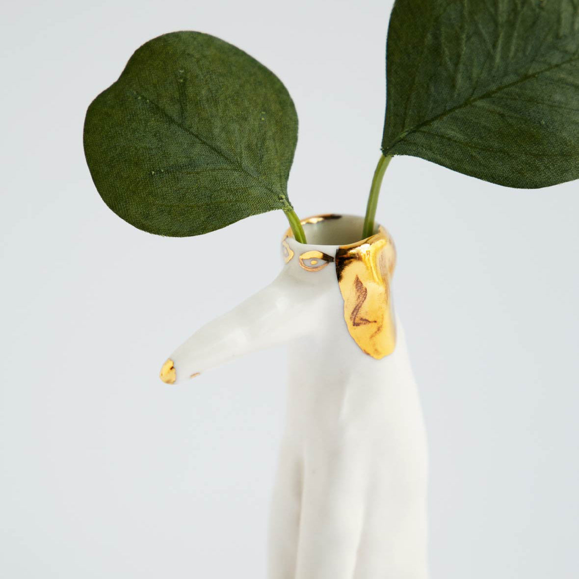 花瓶（立ち上がった犬?ゴールド）