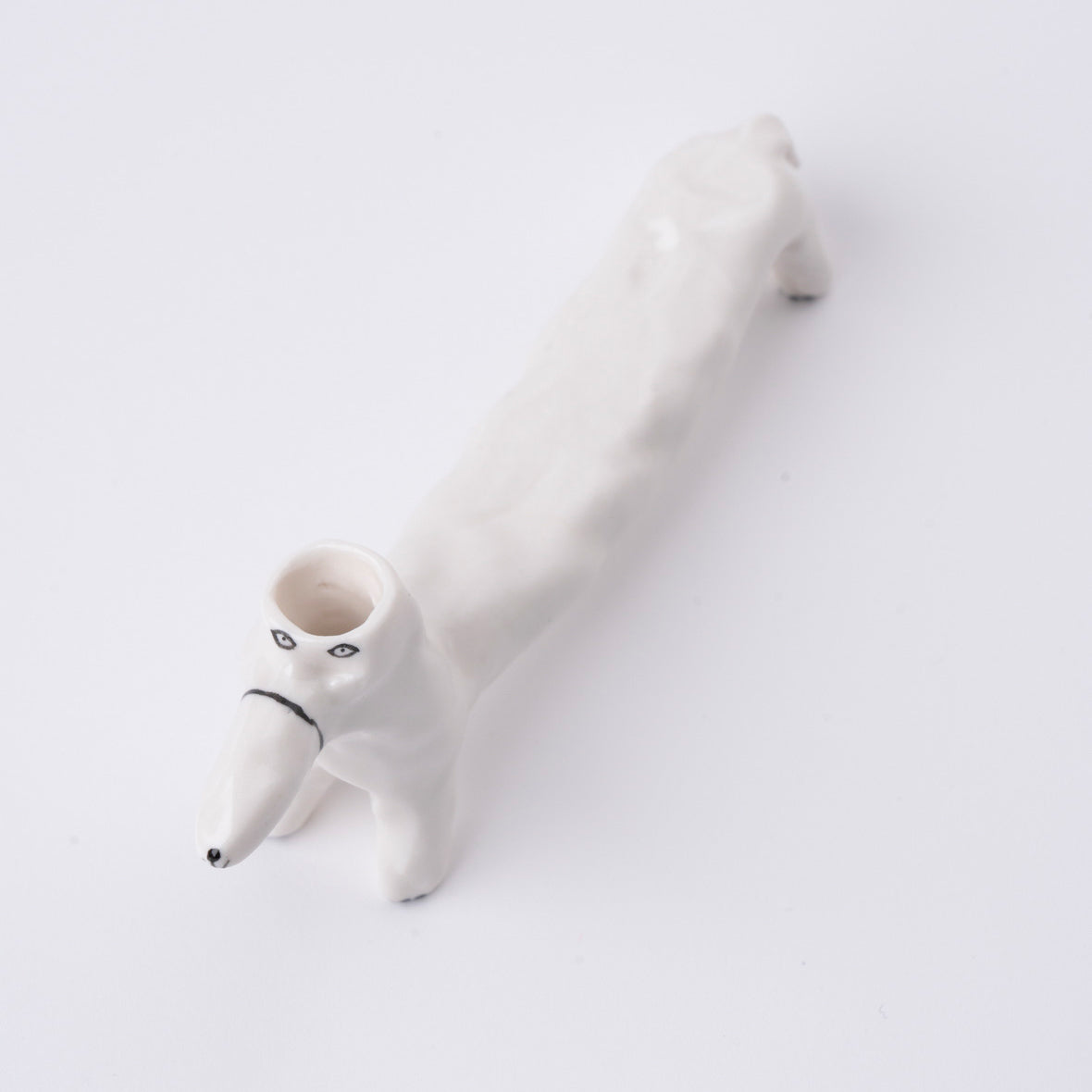 花瓶（口輪をしている犬）