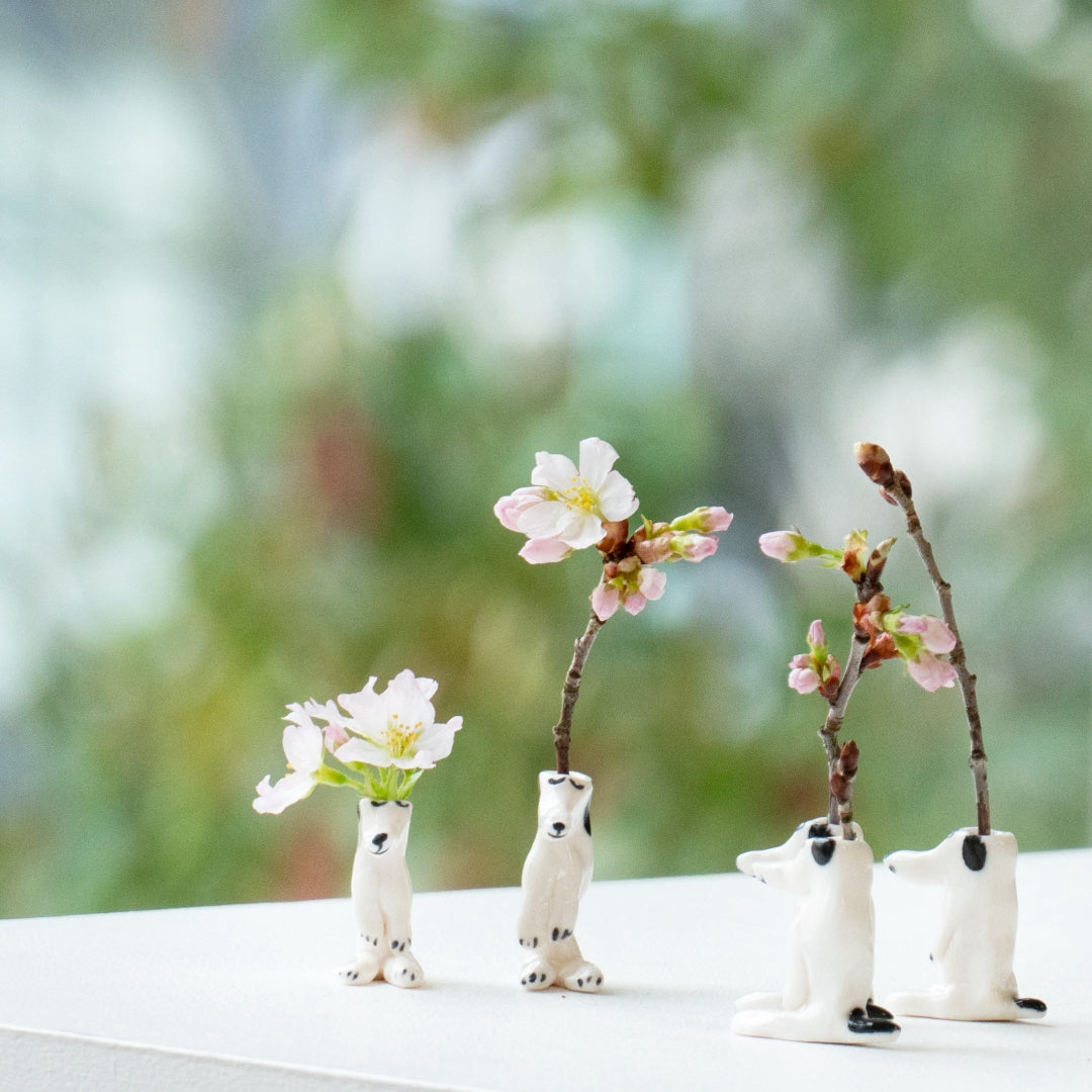 スモールドッグ花瓶（うたたねしている犬）