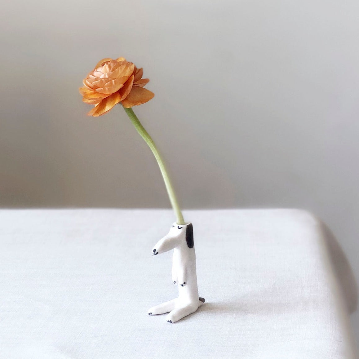 スモールドッグ花瓶（うたたねしている犬）