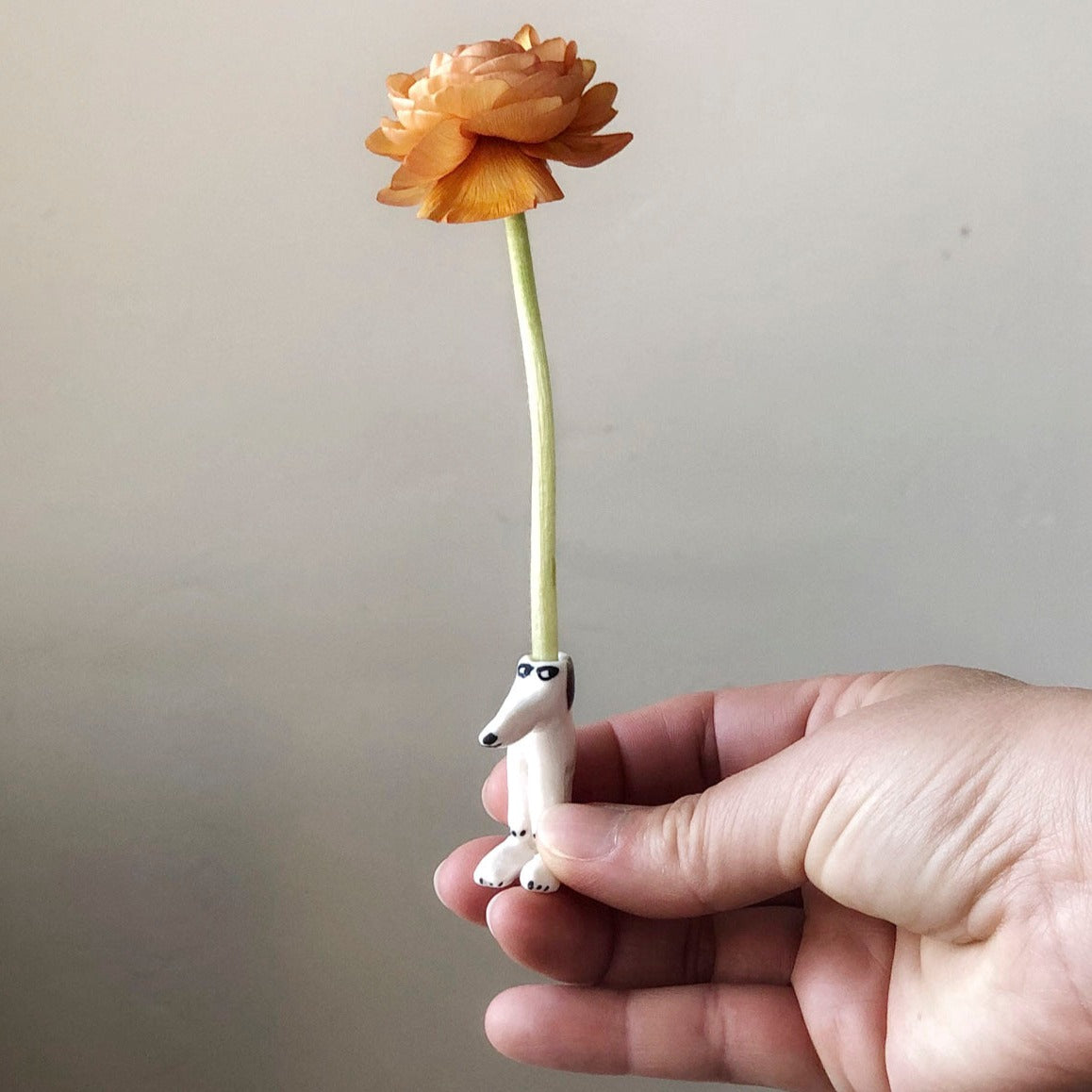 スモールドッグ花瓶（うたたねしている犬）